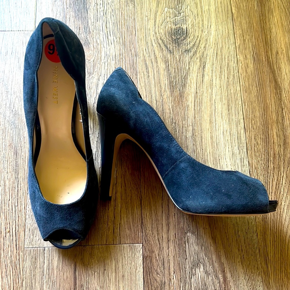New Nine West Navy Suede Pumps size 9.5